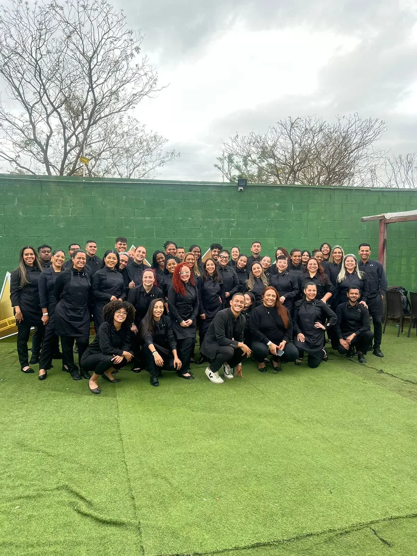 Equipe de A&B da Aura Casting reunida antes de evento corporativo